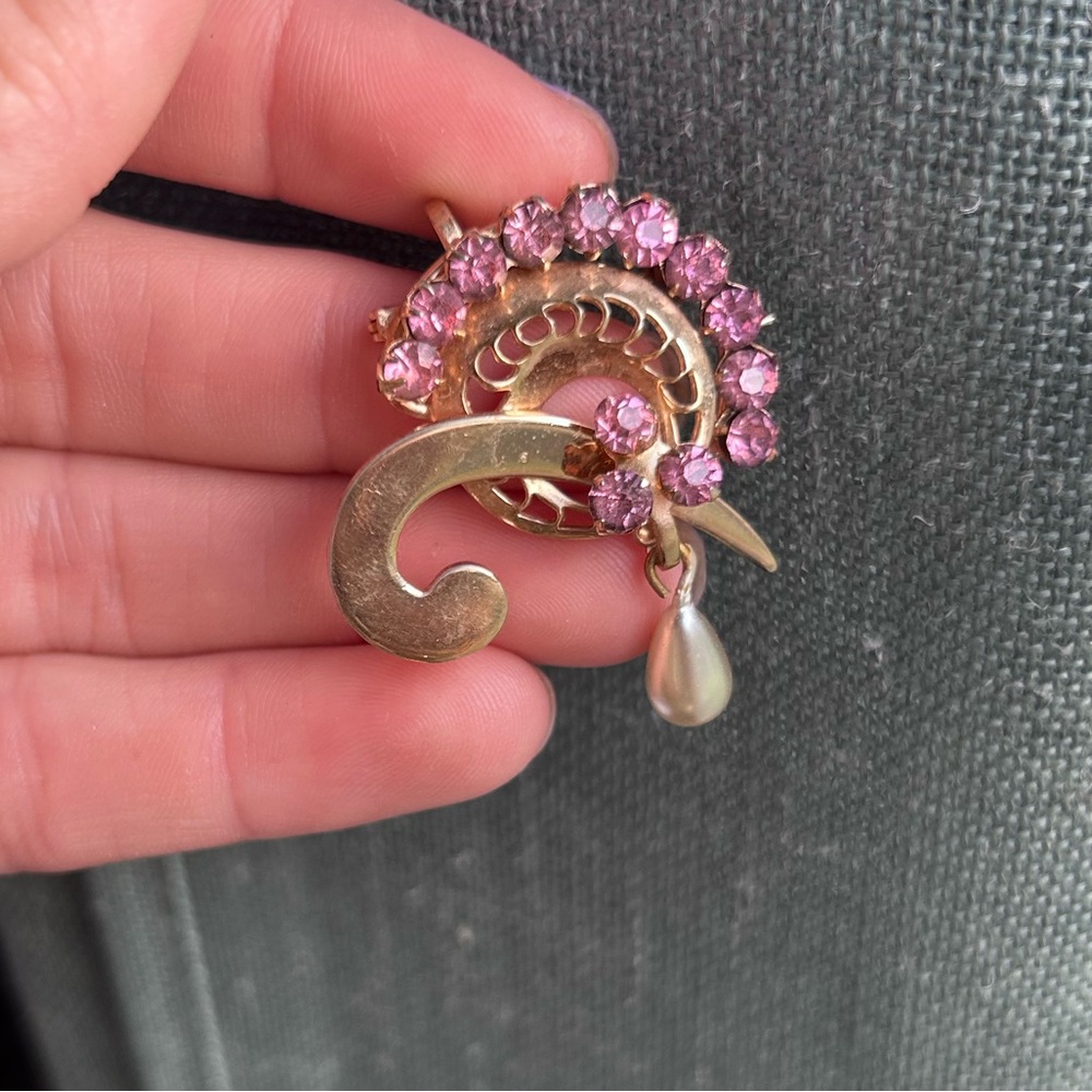 Vintage Goldtone and Pink Geometric Brooch